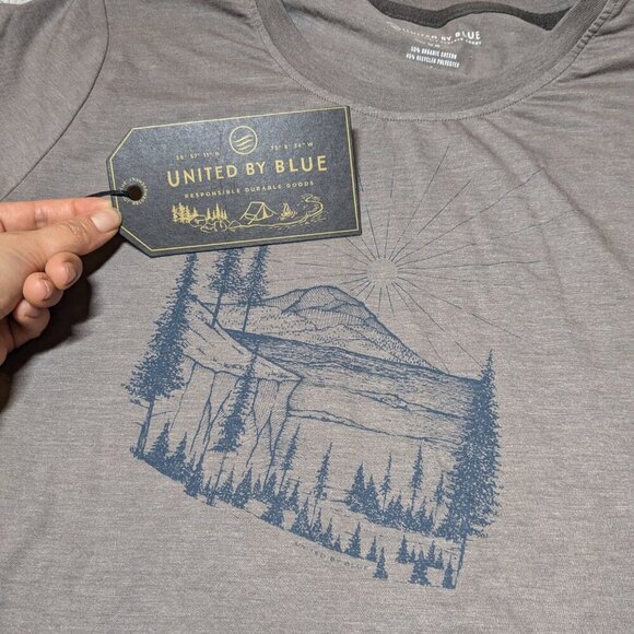 NEW United By Blue Gray TShirt Mountains V-Neck Graphic Tee T-Shirt XS - Picture 7 of 7
